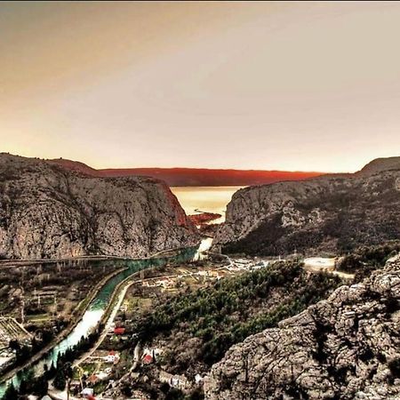 Apartmani Branko Vojnovic Omiš Exterior foto